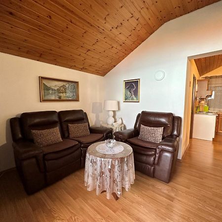 Apartments Nino Подстрана Екстер'єр фото