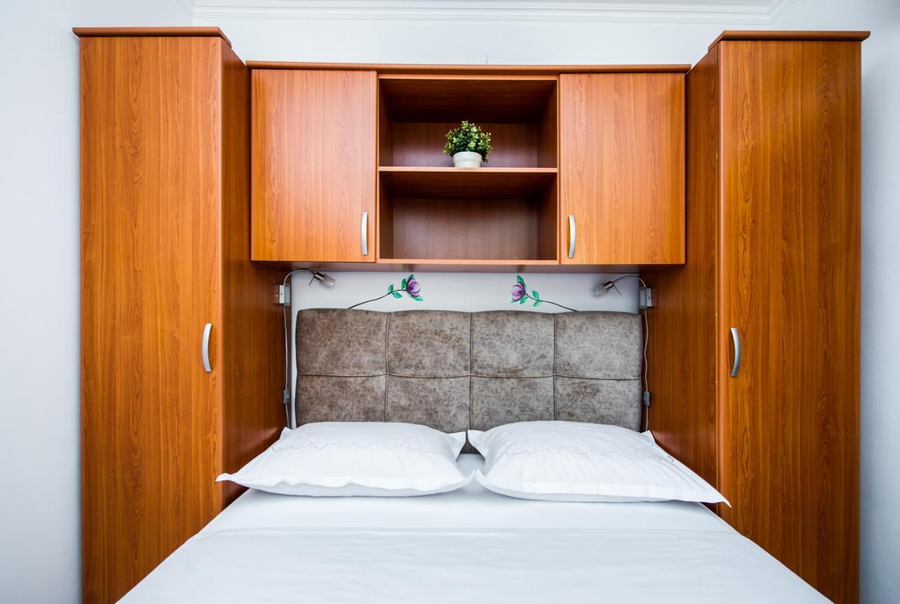 Apartments Nino Подстрана Екстер'єр фото