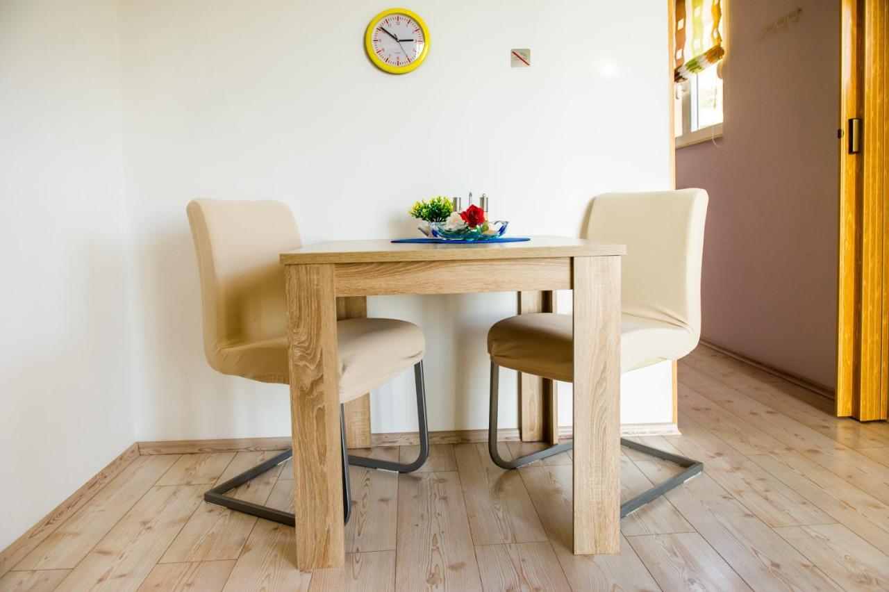 Apartments Nino Подстрана Екстер'єр фото
