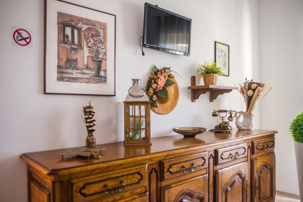 Apartments Nino Подстрана Екстер'єр фото