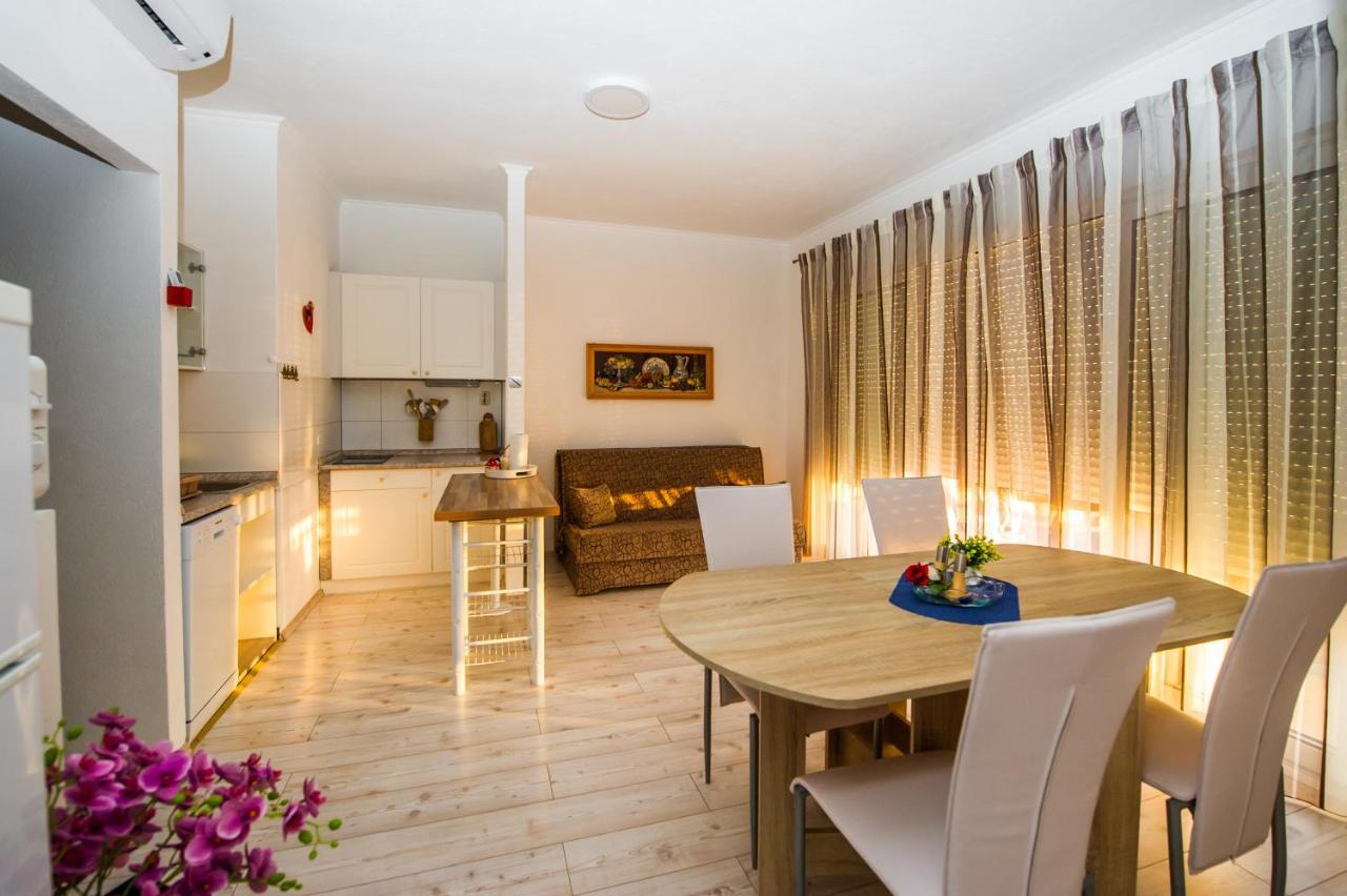 Apartments Nino Подстрана Екстер'єр фото