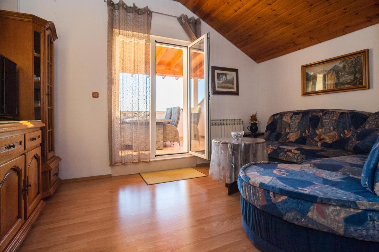 Apartments Nino Подстрана Екстер'єр фото