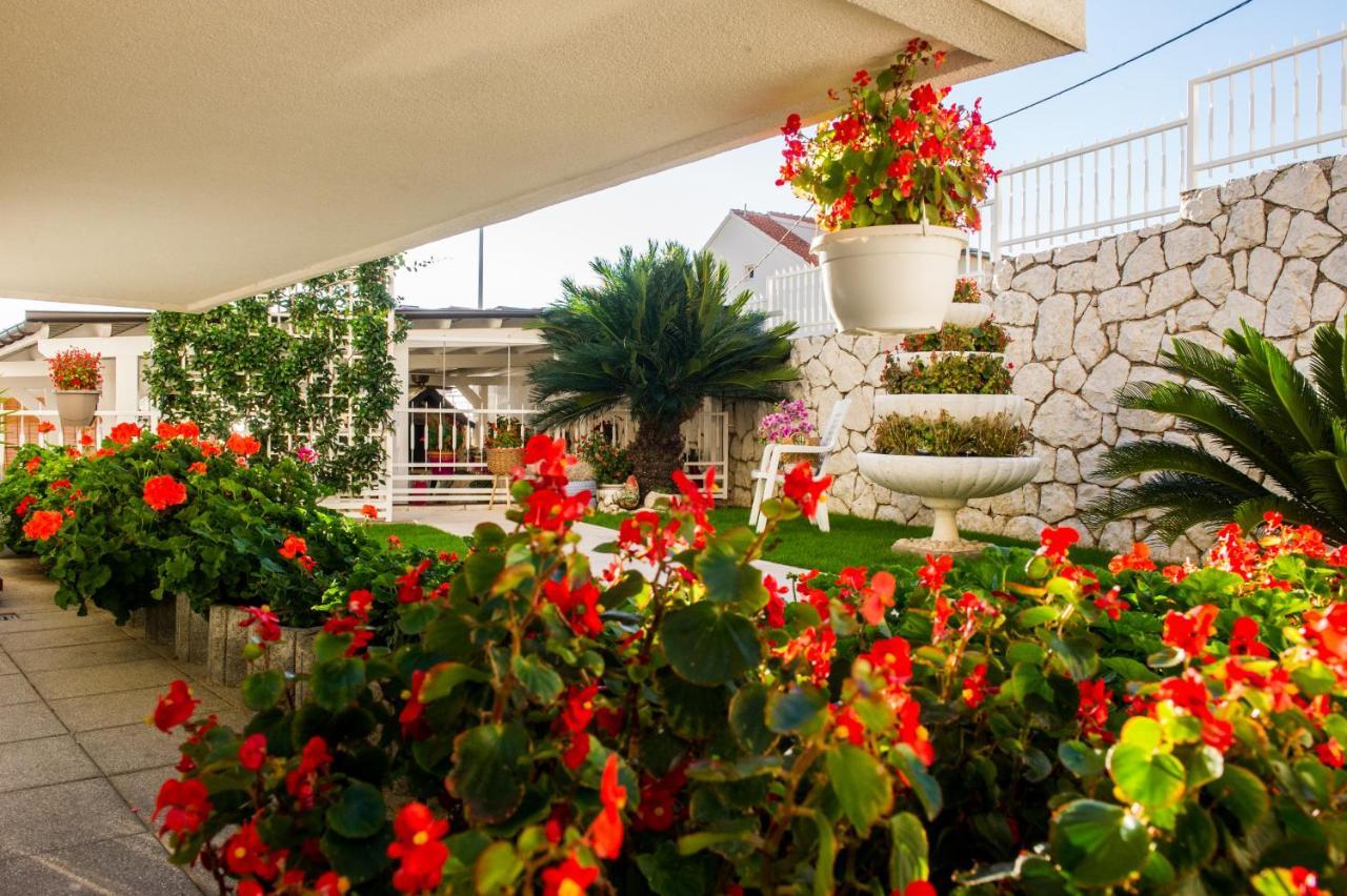 Apartments Nino Подстрана Екстер'єр фото