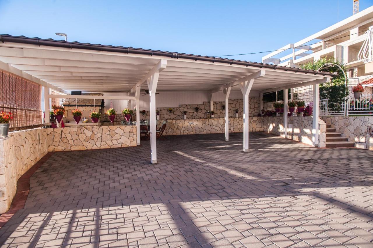 Apartments Nino Подстрана Екстер'єр фото